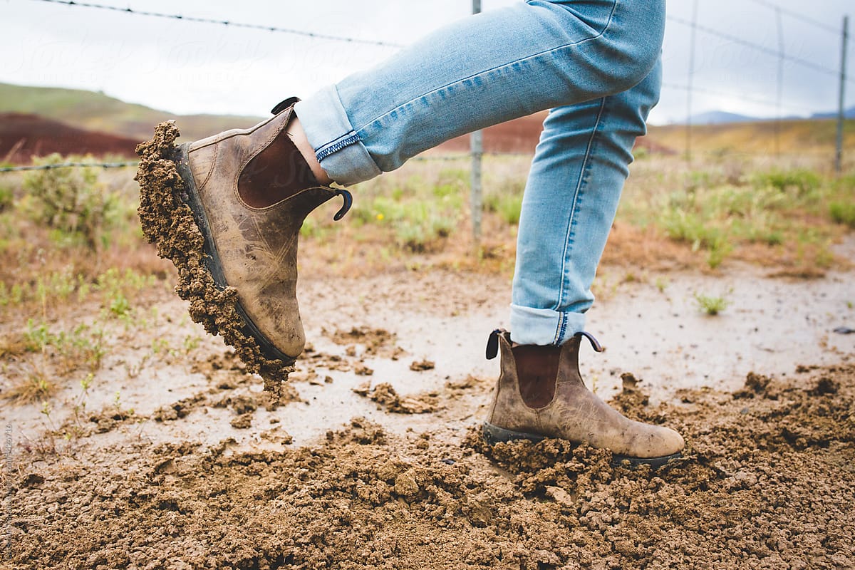 Mud and Discomfort - A Great Untethering